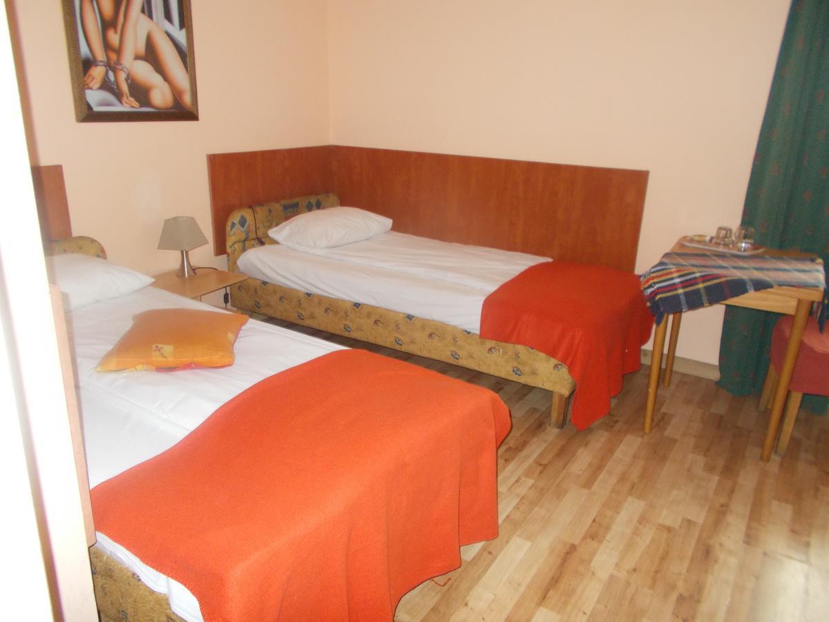 Motel Rezydent Wroclaw Exterior photo